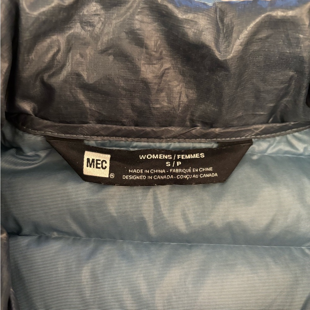 MEC Light Blue Puffer Jacket - Picture 3 of 3